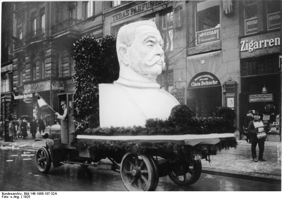 Wahlpropaganda für Hindenburg zum zweiten Wahlgang der Reichspräsidentenwahl (26. April 1925)